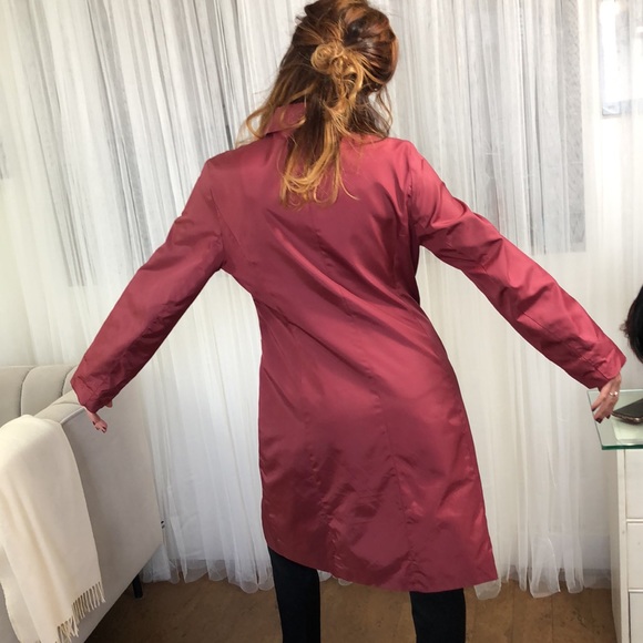 21. In wear coat - Picture 4 of 16